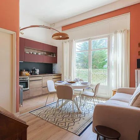 Flat In A Traditional Norman Townhouse - Garden Apartment Deauville